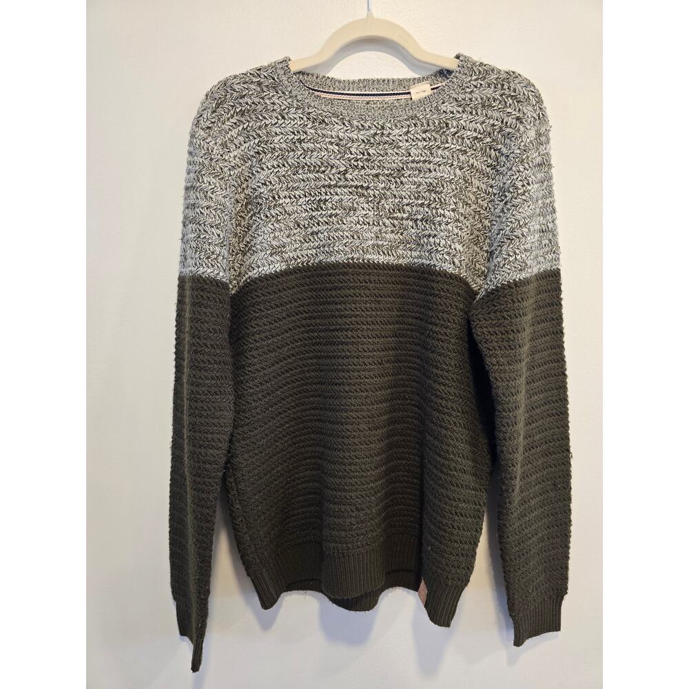 Vintage Weather Proof Green and White Sweater Size Medium, Preloved